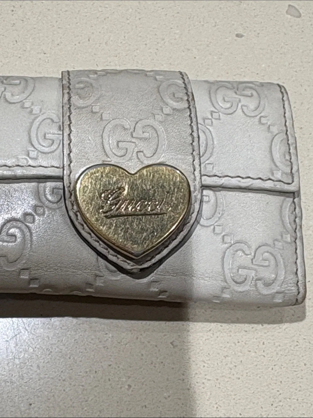 GUCCI Guccissima beige cream leather key holder